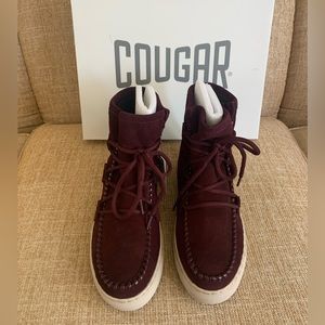 Cougar Fabiola Suede Moccasin Bootie Size 8. colour Wine